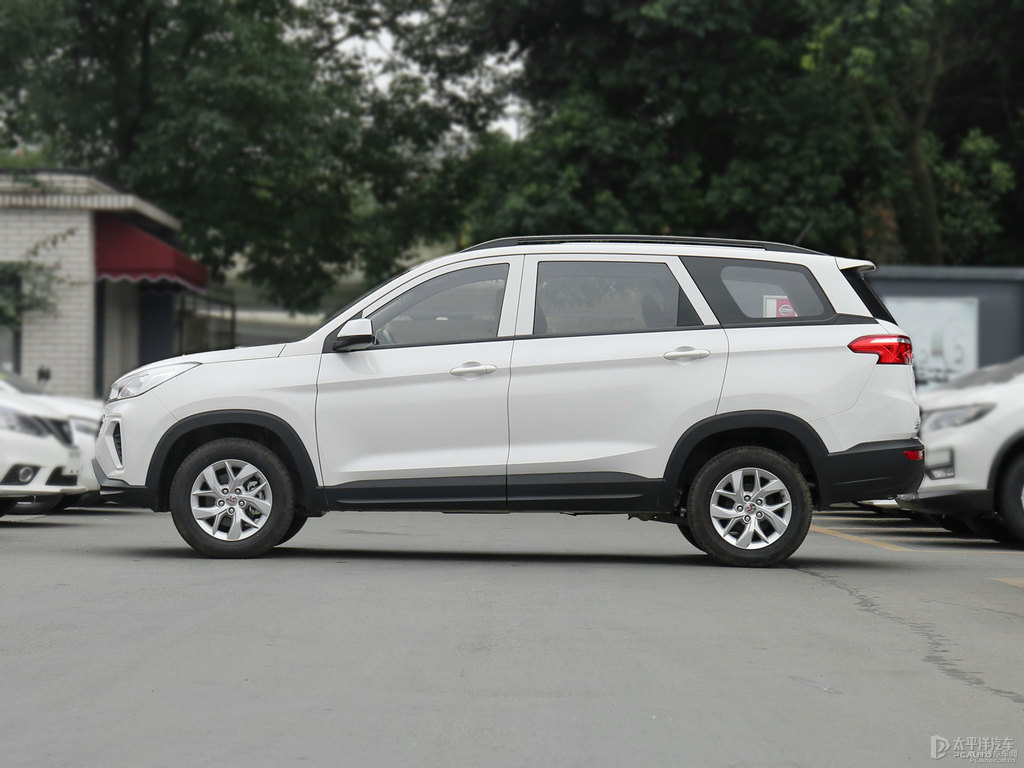 广东佛山五菱宏光s3最高让4500元现车充足