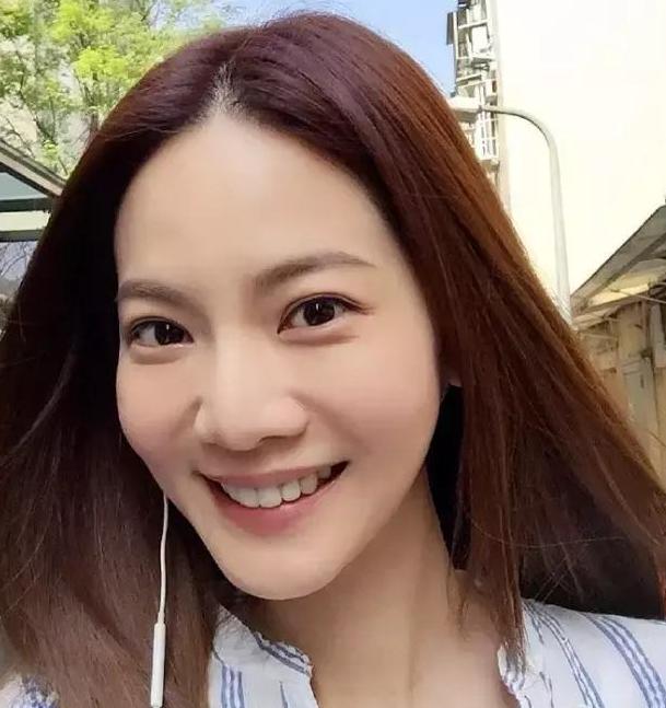 《爱情魔发师》曾之乔,今28岁大变脸,惨老似大妈