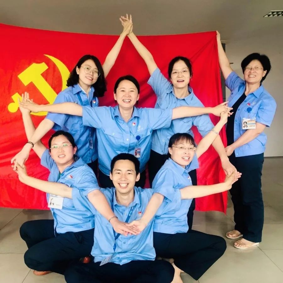 我与党旗合个影投票开始啦