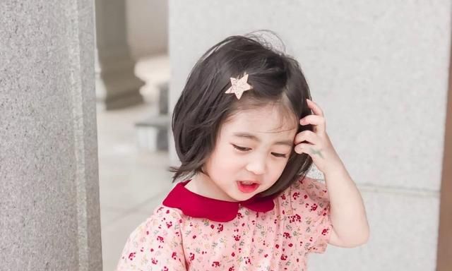 四岁女宝宝超洋气的短发发型,试试这几款,调皮又可爱