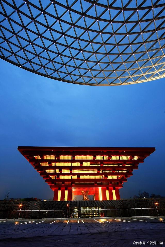 尽管世博会已经过去多年,但世博园区依然保留着许多具有特色的建筑和