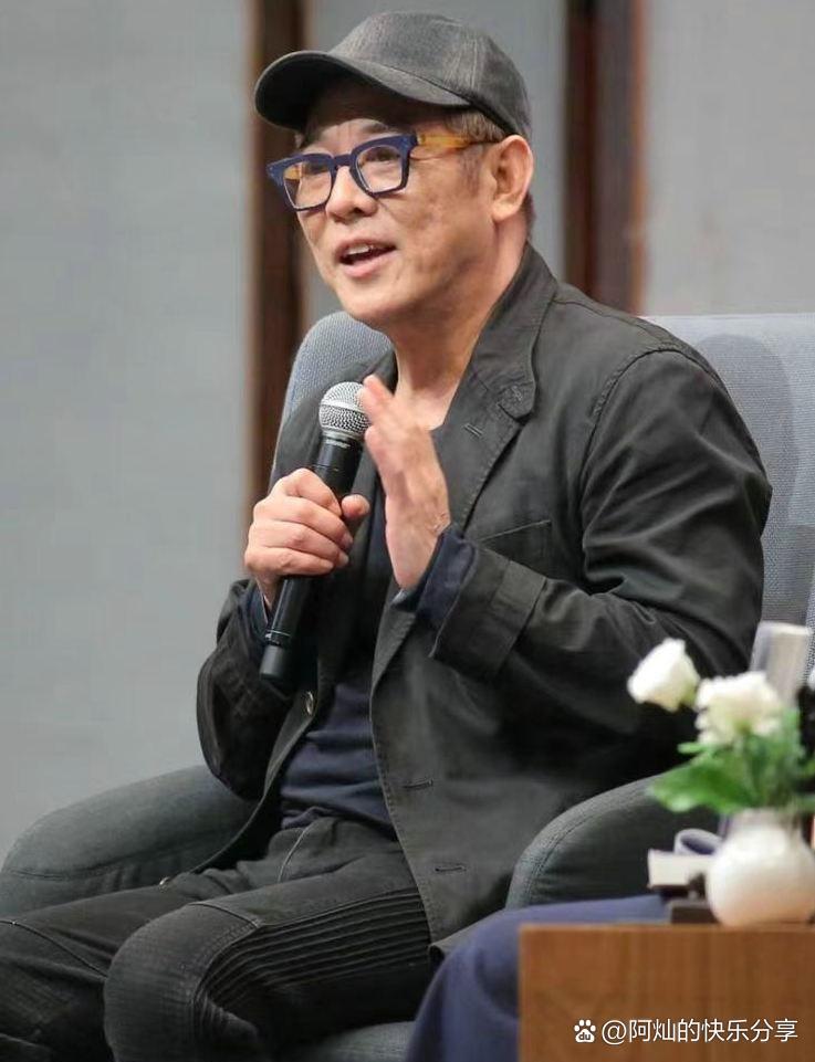 李连杰近况:岁月留下的不仅是皱纹,更是坚韧与执着 近期,一组李连杰的