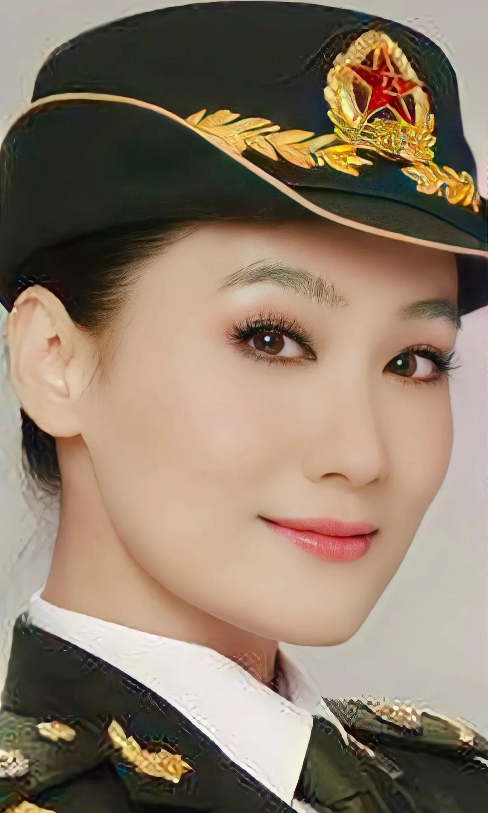 说到谭晶,都不会忘了在综艺上她的那曲《九儿》.