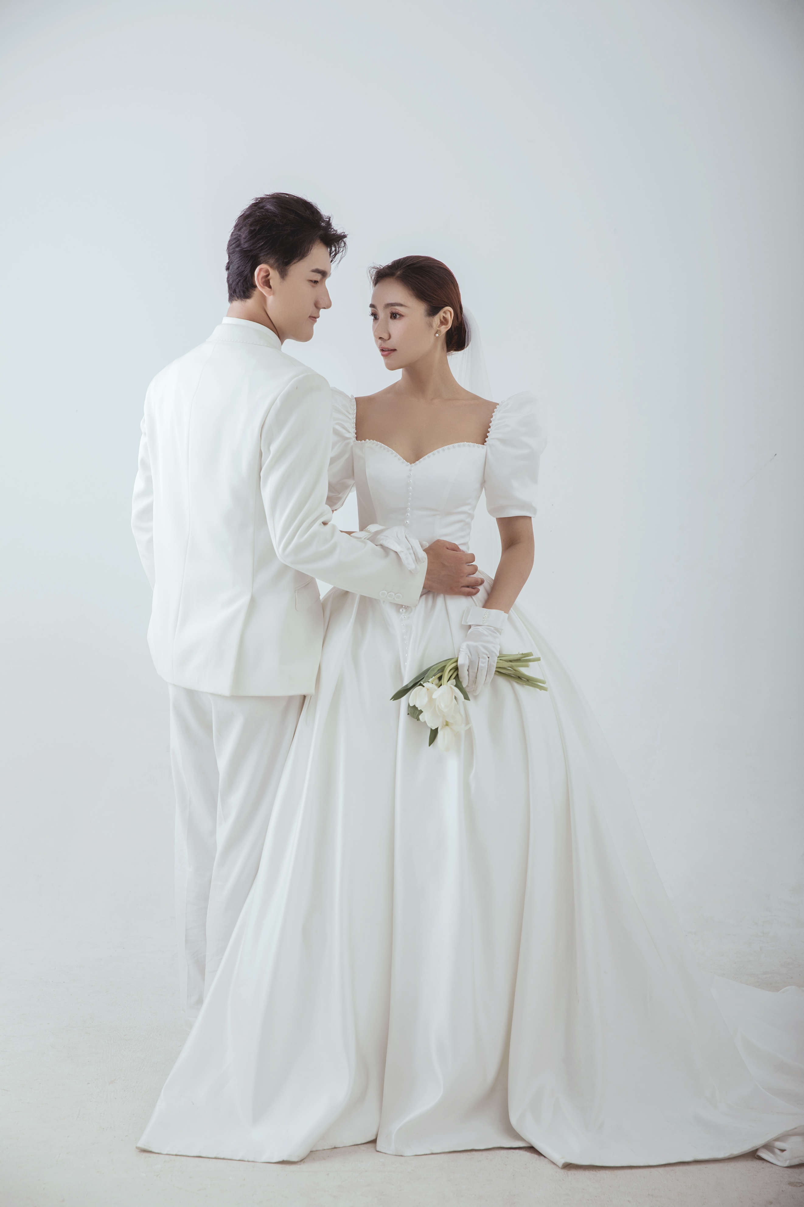 流行婚纱照(流行婚纱照片)