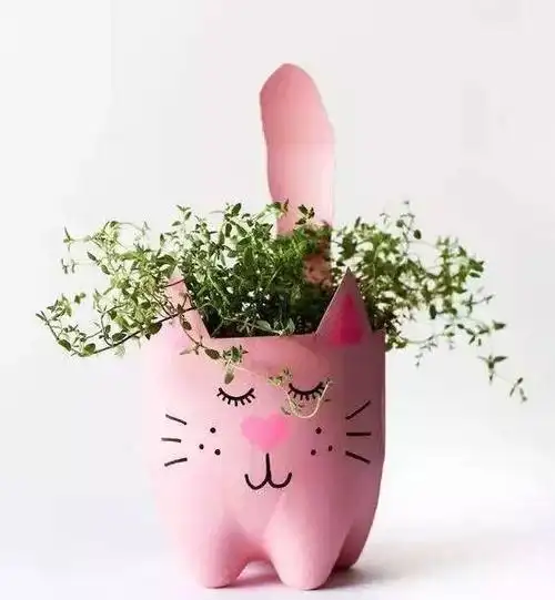 塑料瓶变废为宝制作漂亮窗帘的步骤  第1张