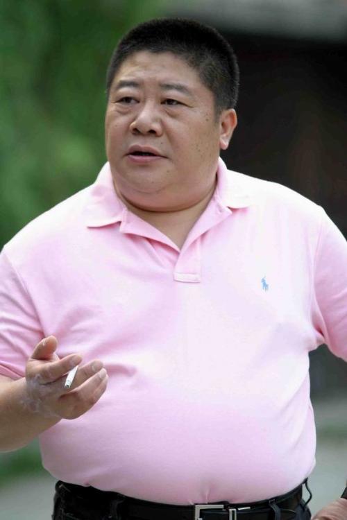 一个男演员 挺胖的 脑袋圆 眼睛挺小的 在抗日电影里演汉奸 叫什么