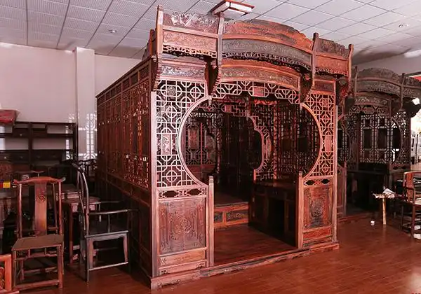 传统元素也有新玩法,中式拔步床的现代生活演绎