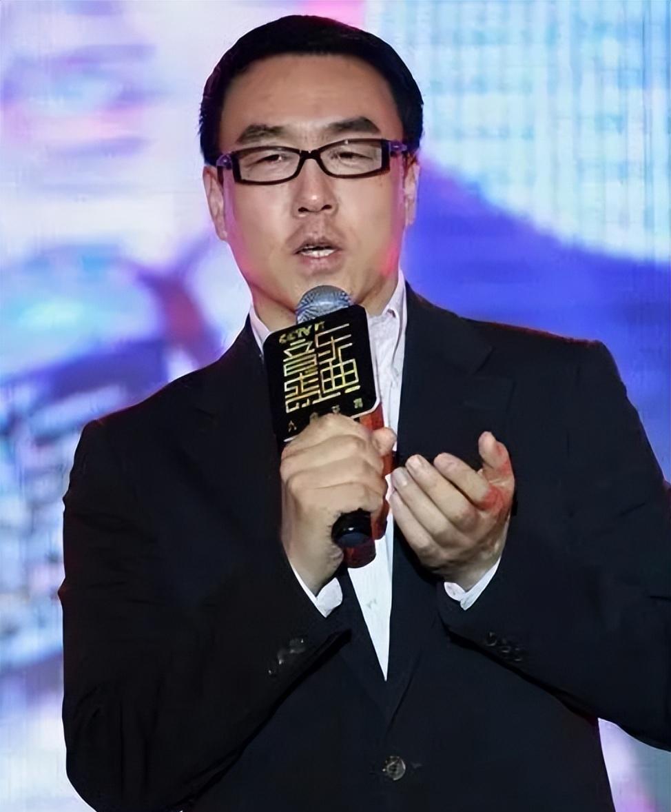 郎昆:一婚娶导演,二婚娶歌手,三婚娶名模,三婚三离今孤身一人_王冼平