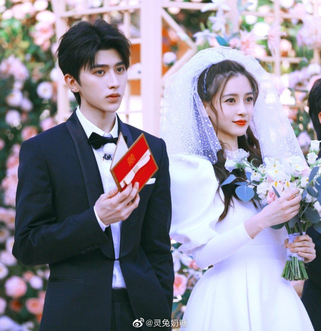 蔡徐坤baby同框婚纱照俊男美女超养眼又一对非官方认证cp