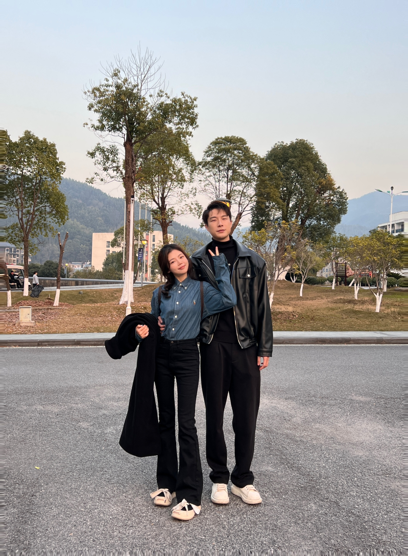 情侣穿搭|158cm和180cm的简单耐看出游look 好久没出门,今天出发泡