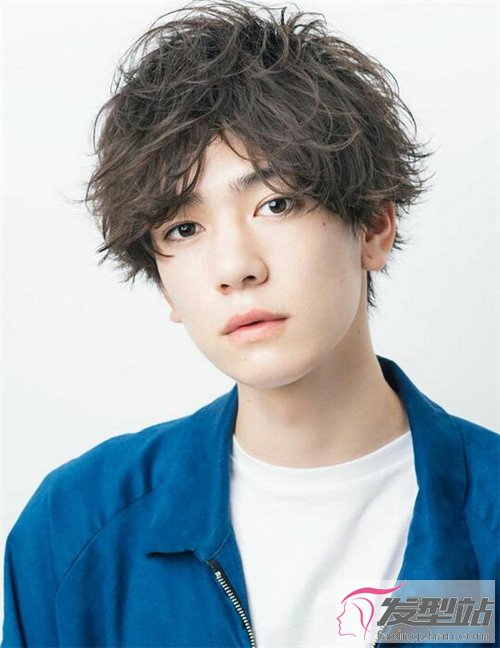 帅气空气感男生烫发 定位烫纹理烫时髦无比_发型站_最新流行发型设计