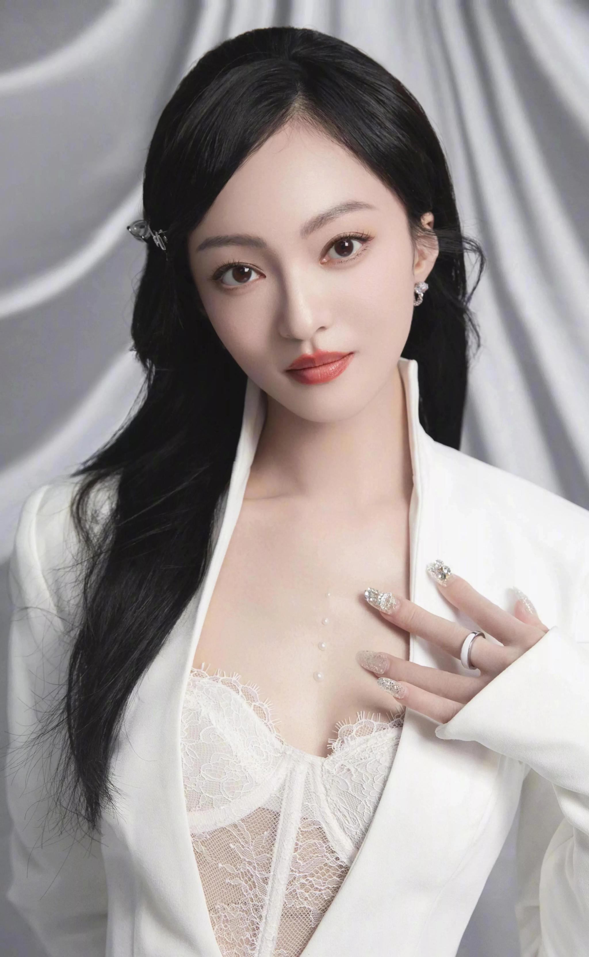 张韶涵美照,魅力大气!__财经头条