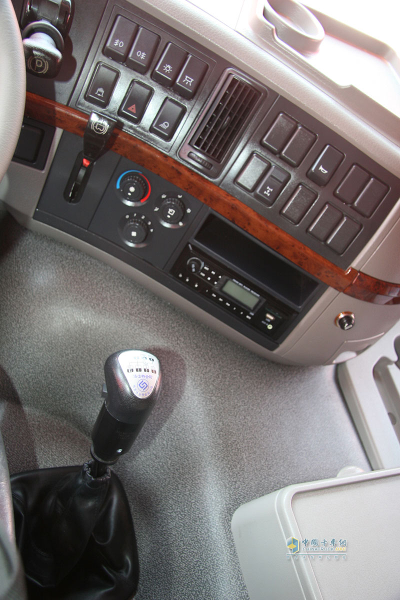 山西大运新车内饰