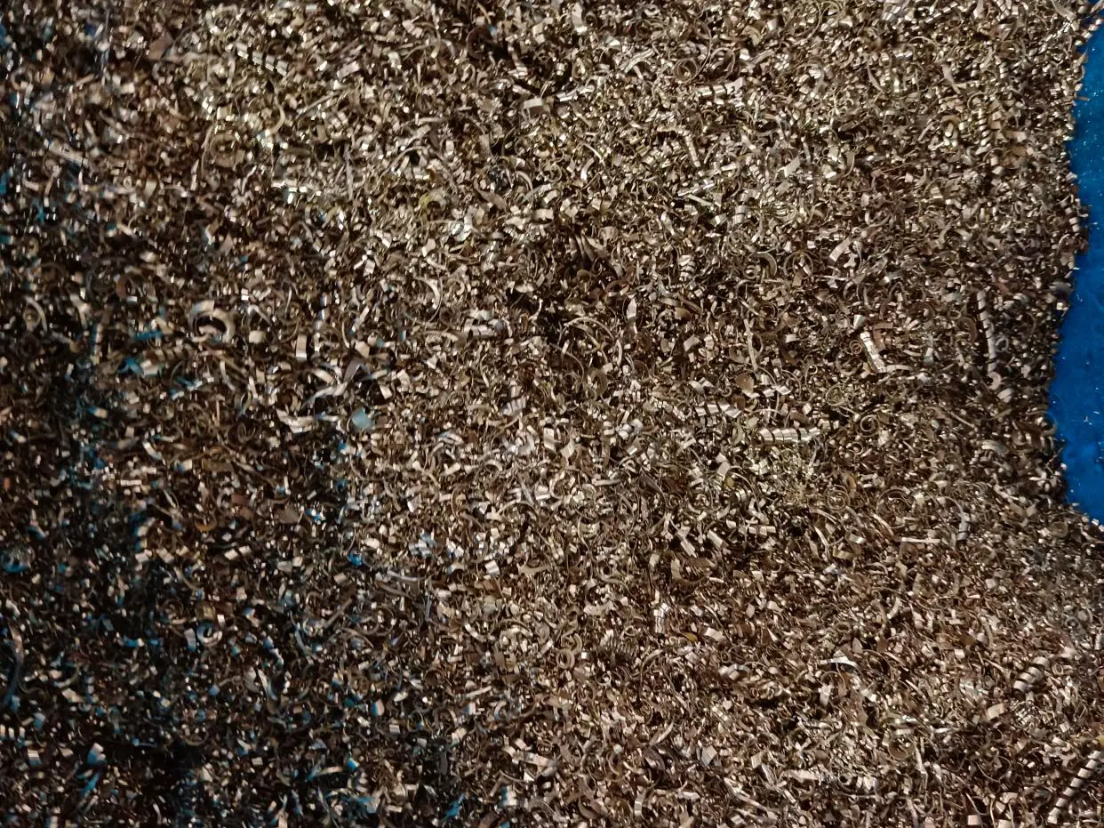 其工作过程大致可以分为以下几个步骤:首先,铜渣经过初步的筛选和破碎