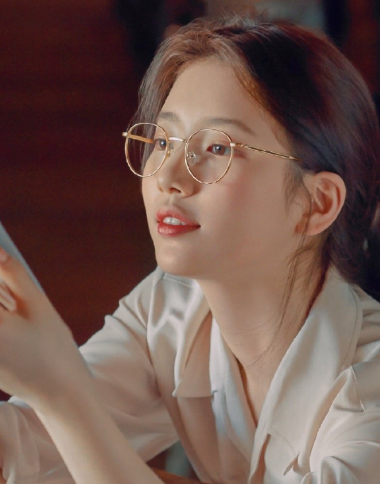 裴秀智壁纸丨戴眼镜的欧尼好温柔啊