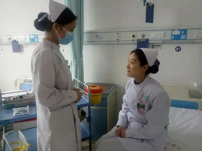 【襄垣县人民医院】 内科组织护理人员进行了《预充式注射器腹壁皮下