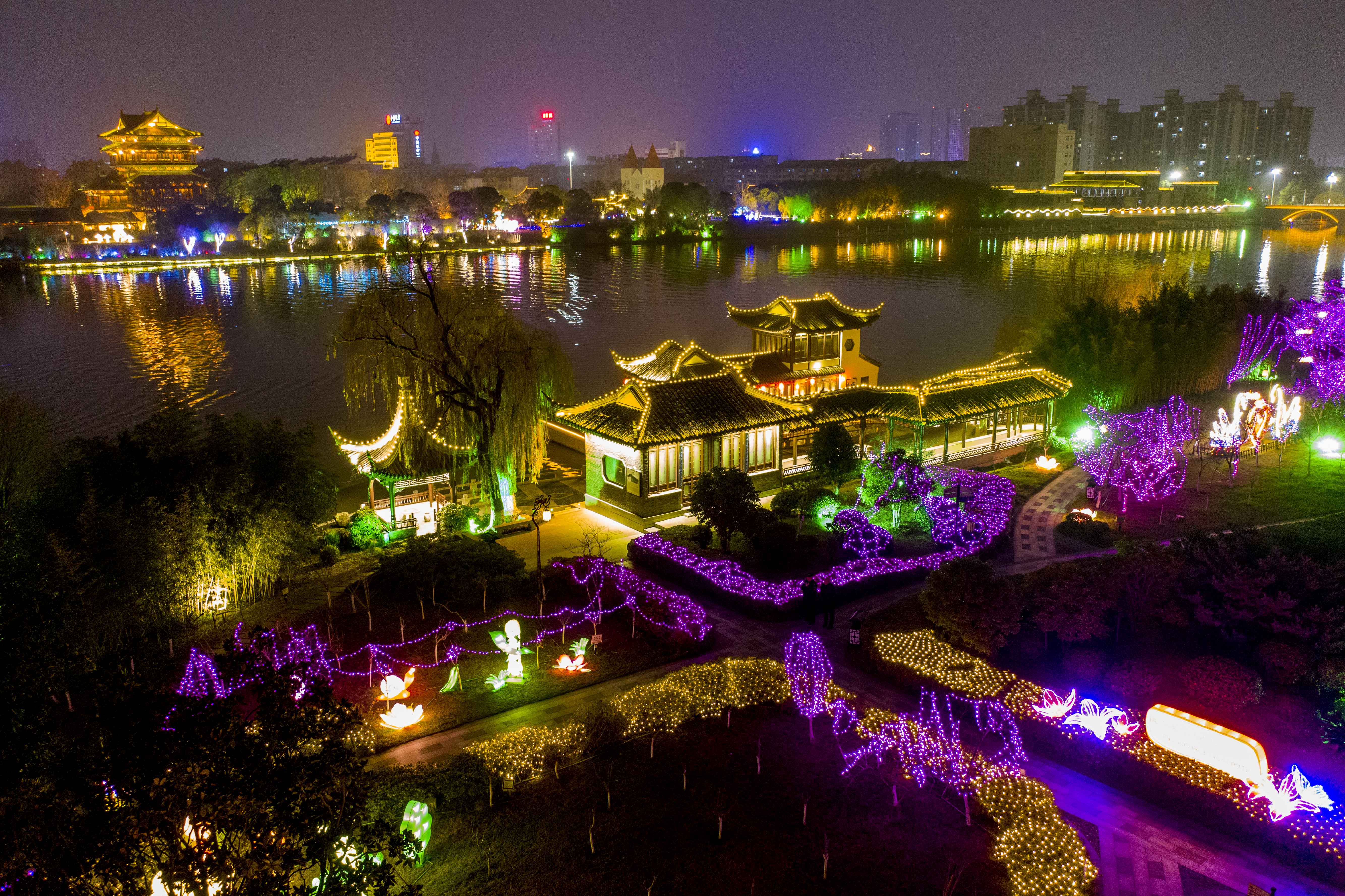 2020泰州龙凤呈祥灯会璀璨亮灯-现代快报网