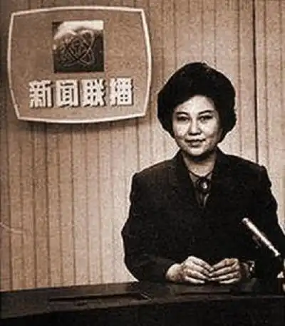 从伙房打杂到央视一姐,再到合同工,杜宪赴美国后怎么样了?