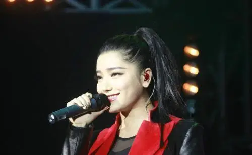 同是快乐女声出道,江映蓉还是选手,谭维维却逆袭成为导师_舞台_时候