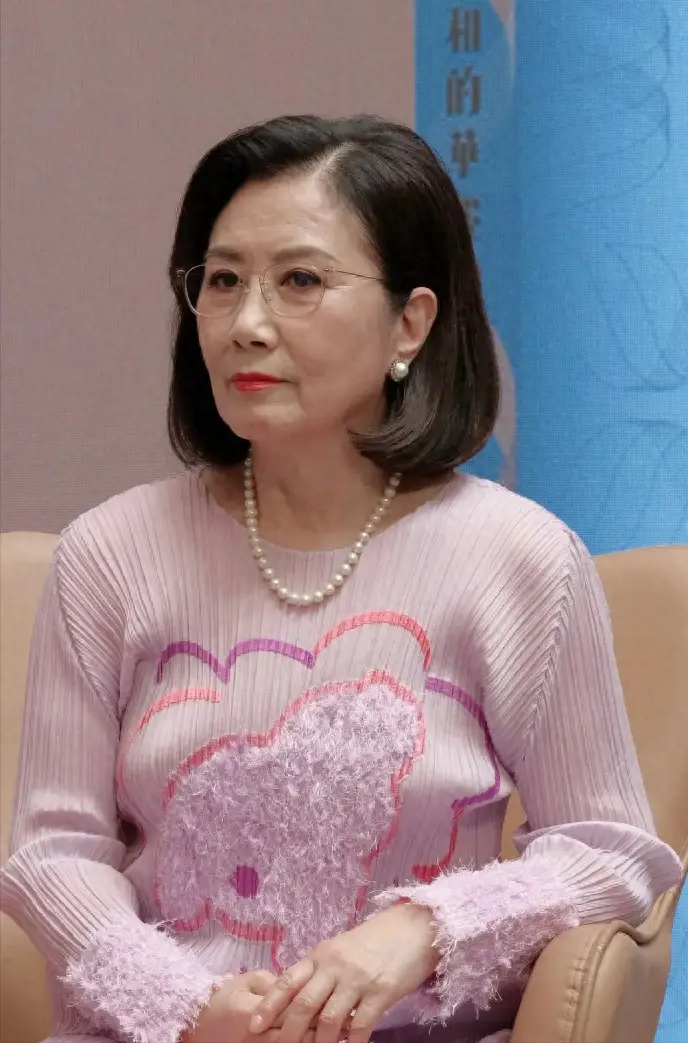 汪明荃近照引热议!