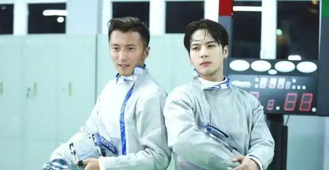 王嘉尔作为偶像,表现得非常出色.