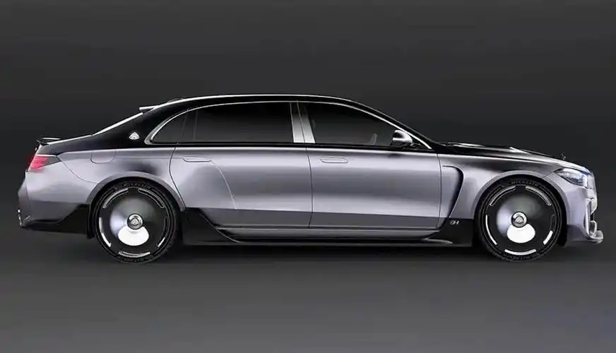 【奔驰迈巴赫s900实车上路!脱下西服主打年轻运动风!