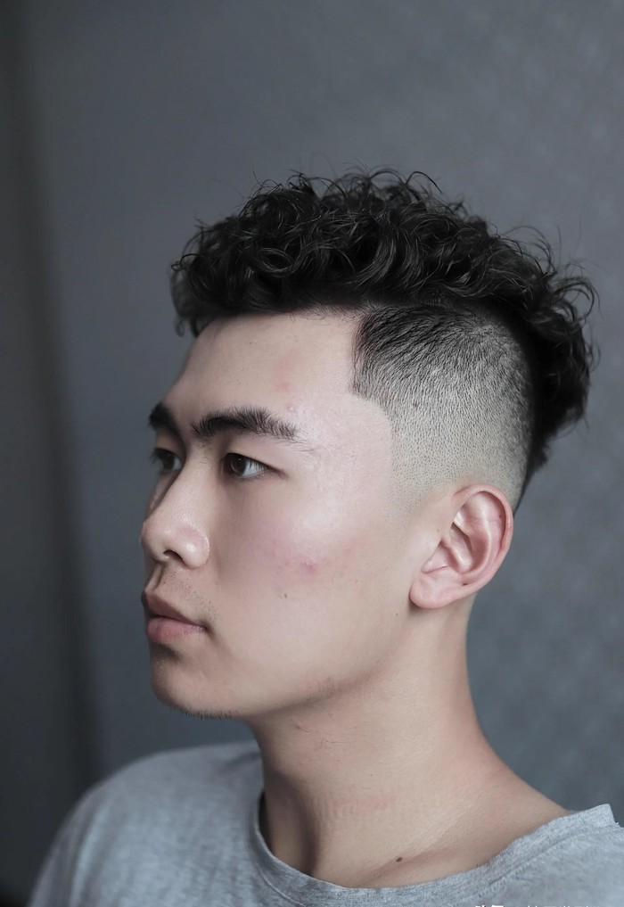 男士烫头发型推荐