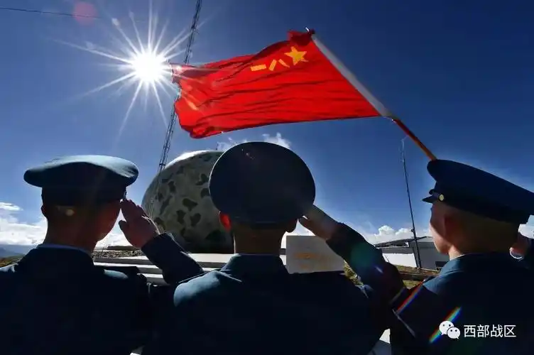 把新使命扛在肩上 | 西部战区空军首次举行士官晋升军衔仪式