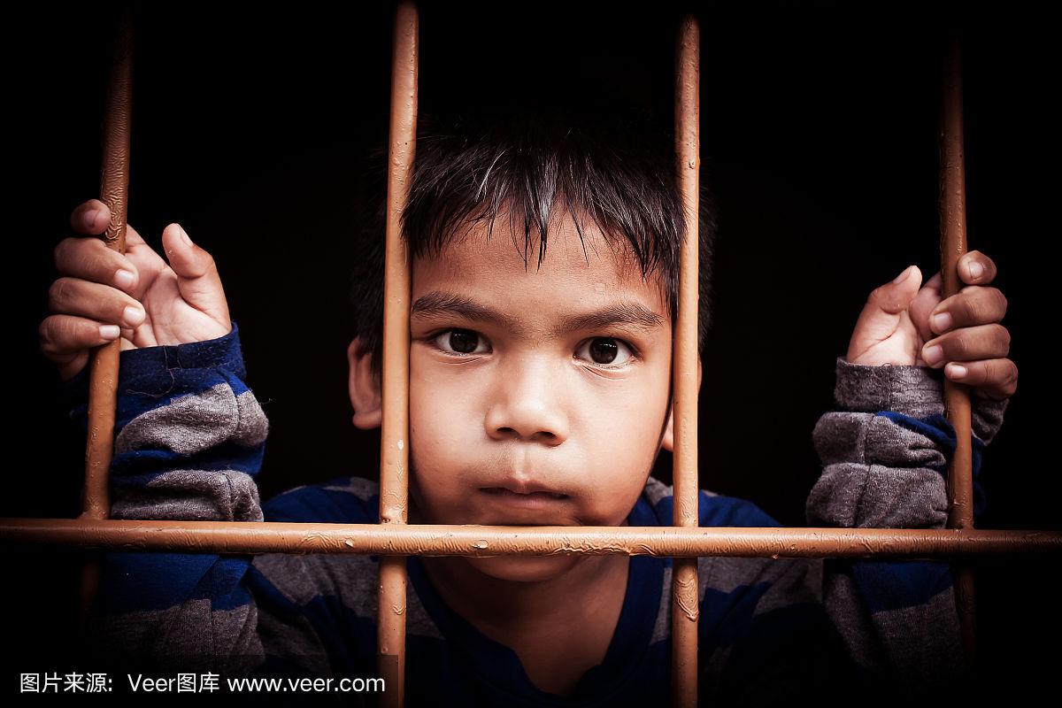 亚洲男孩入狱,复古的语调