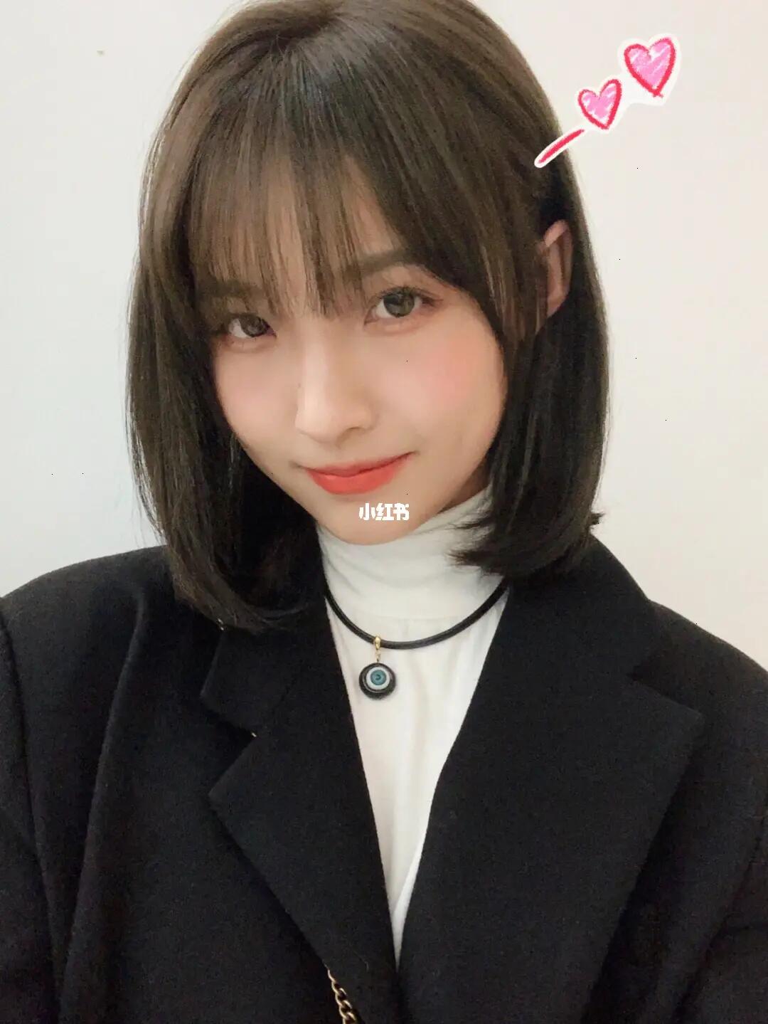 适合小个子女生的锁骨发非常百搭的一款减龄锁骨发烫发发型~中等层次