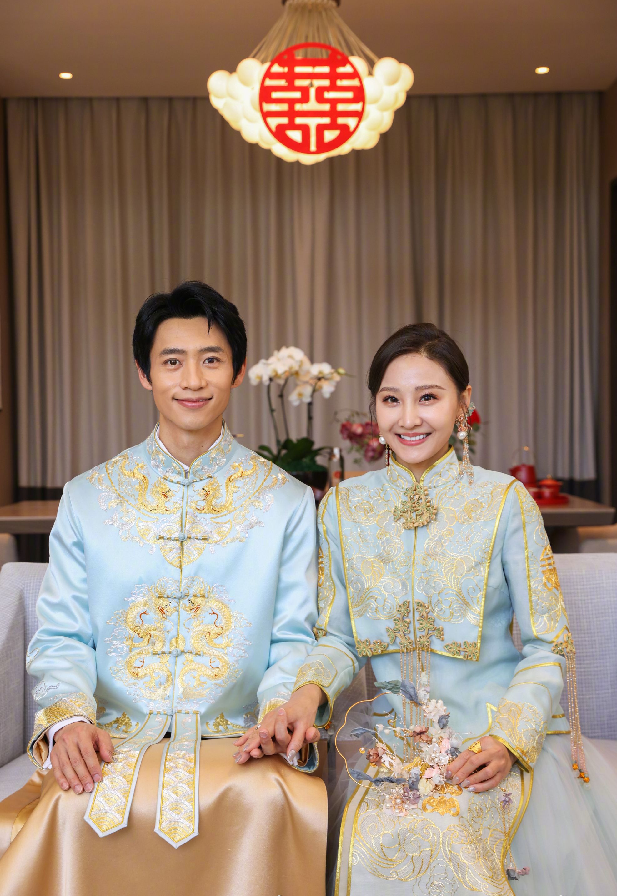 魏晨|37岁魏晨晒娇妻孕照喜当爹!夫妻同框幸福美满,相恋8年修成正果