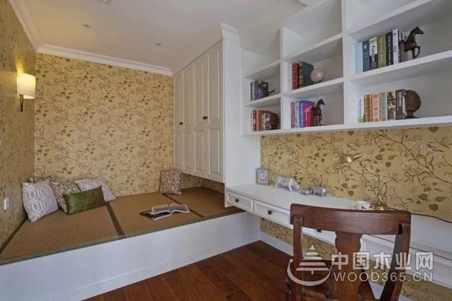 冬天的时候挨着窗户是一件很有挑战的事情,如果还是想要做一组榻榻米