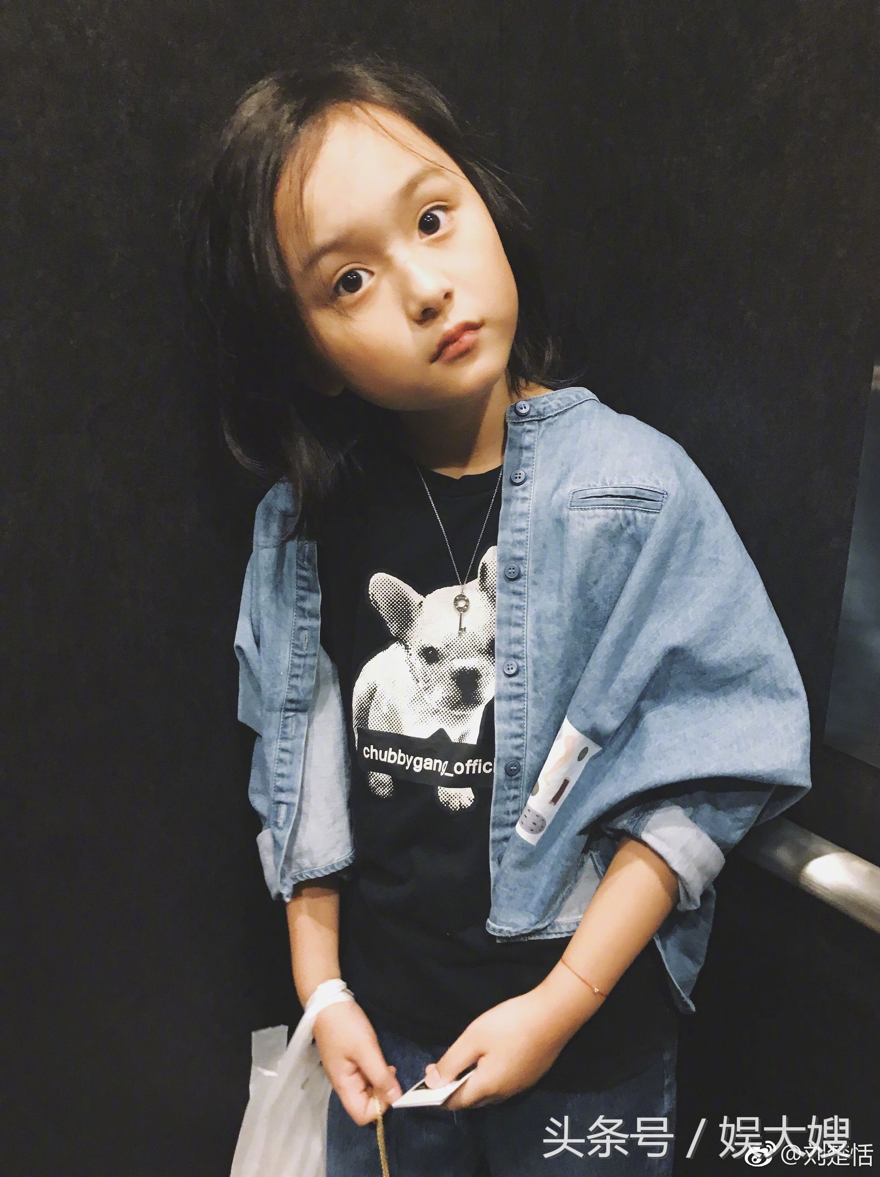 小芈月刘楚恬晒最新萌照,潮范儿十足,可以说是最美童星了