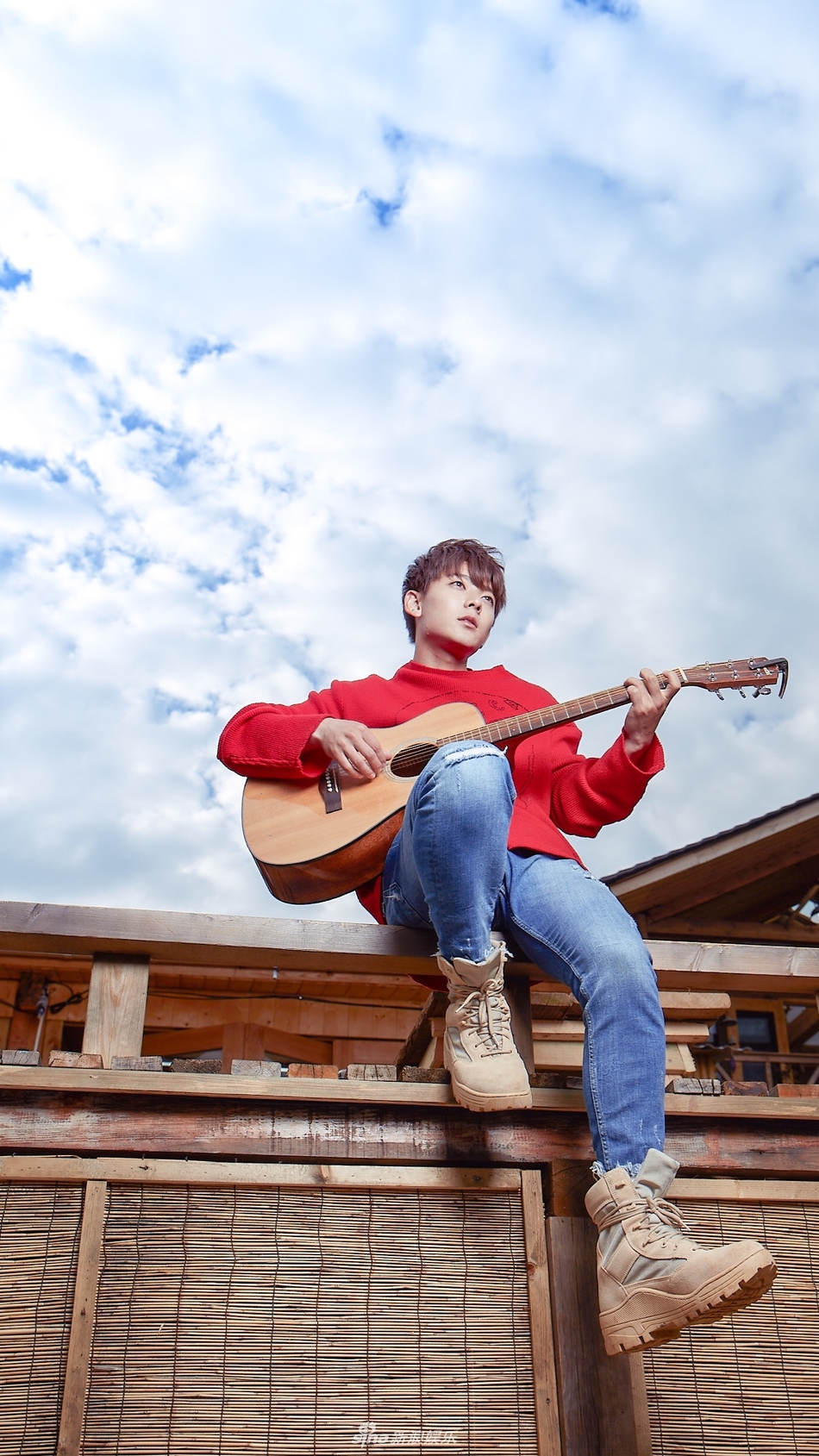 客栈陈翔秒变全能管家与纪凌尘合唱引热议