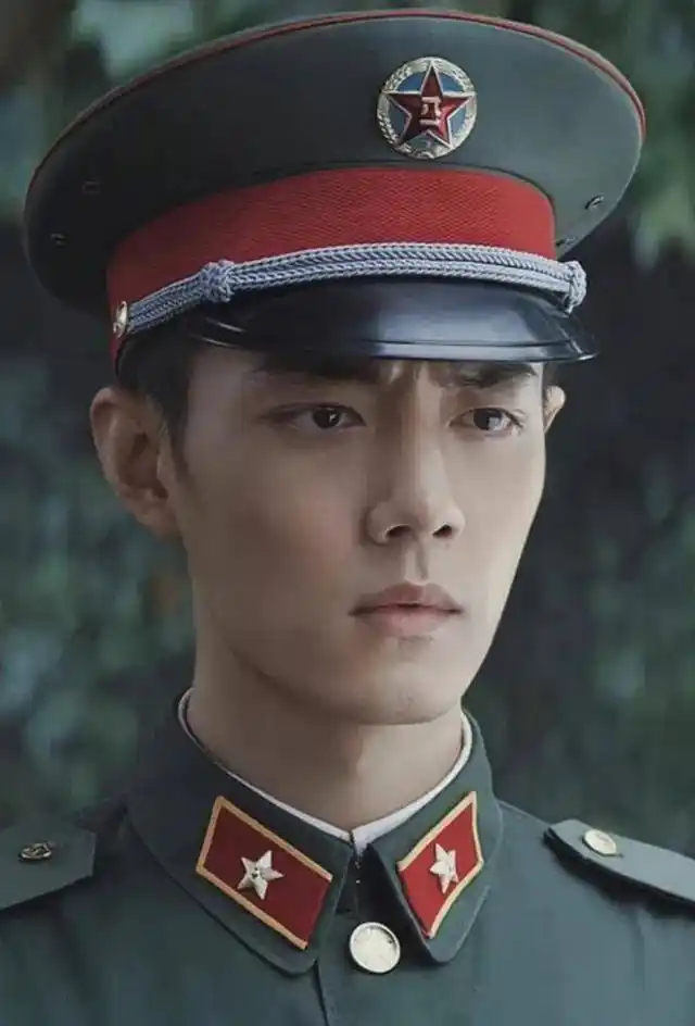 盘点男艺人身穿军装的样子哪位是你的梦中男军人
