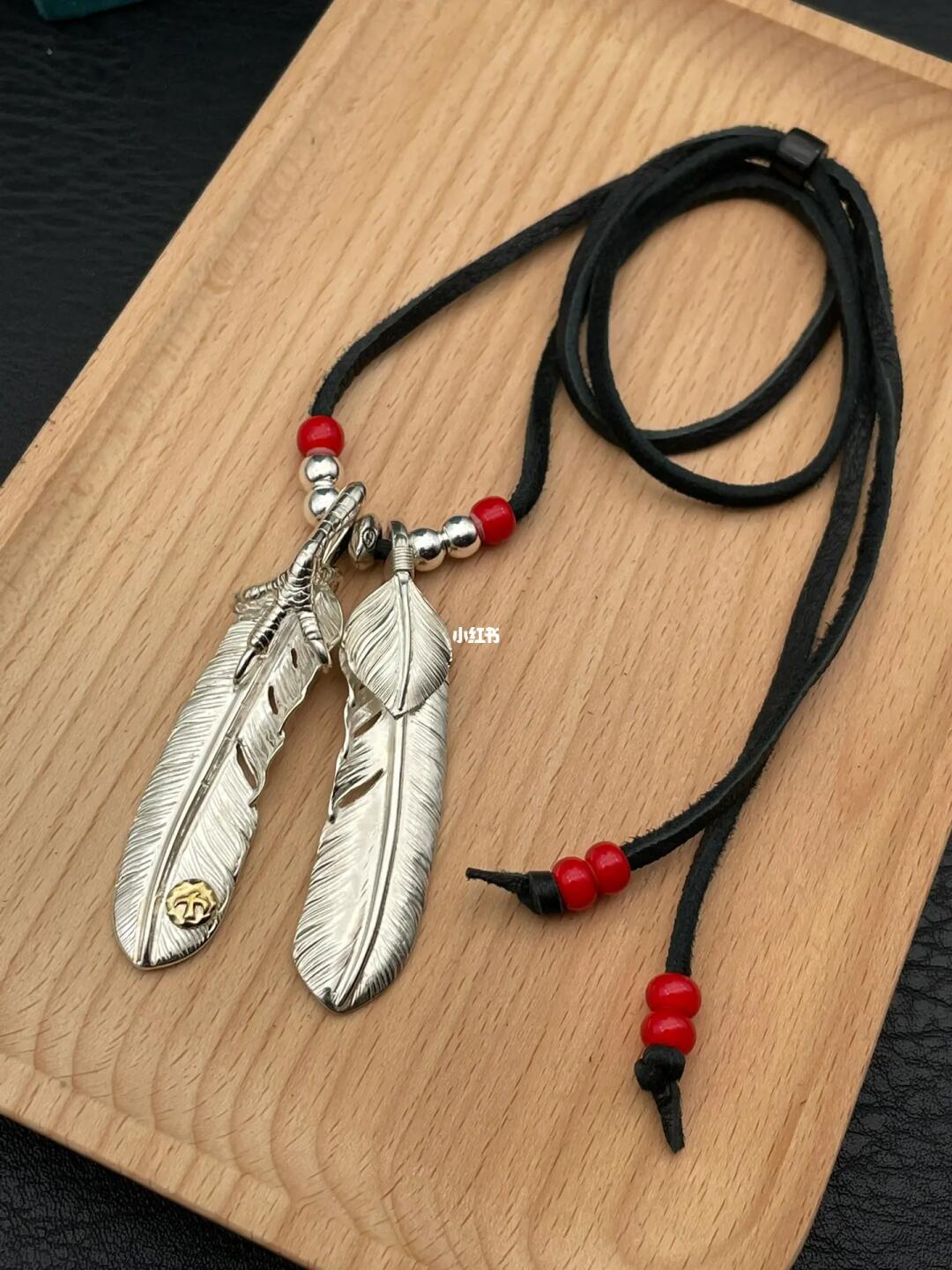 高桥吾郎goros上银鹰爪上银羽毛鹿皮绳项链