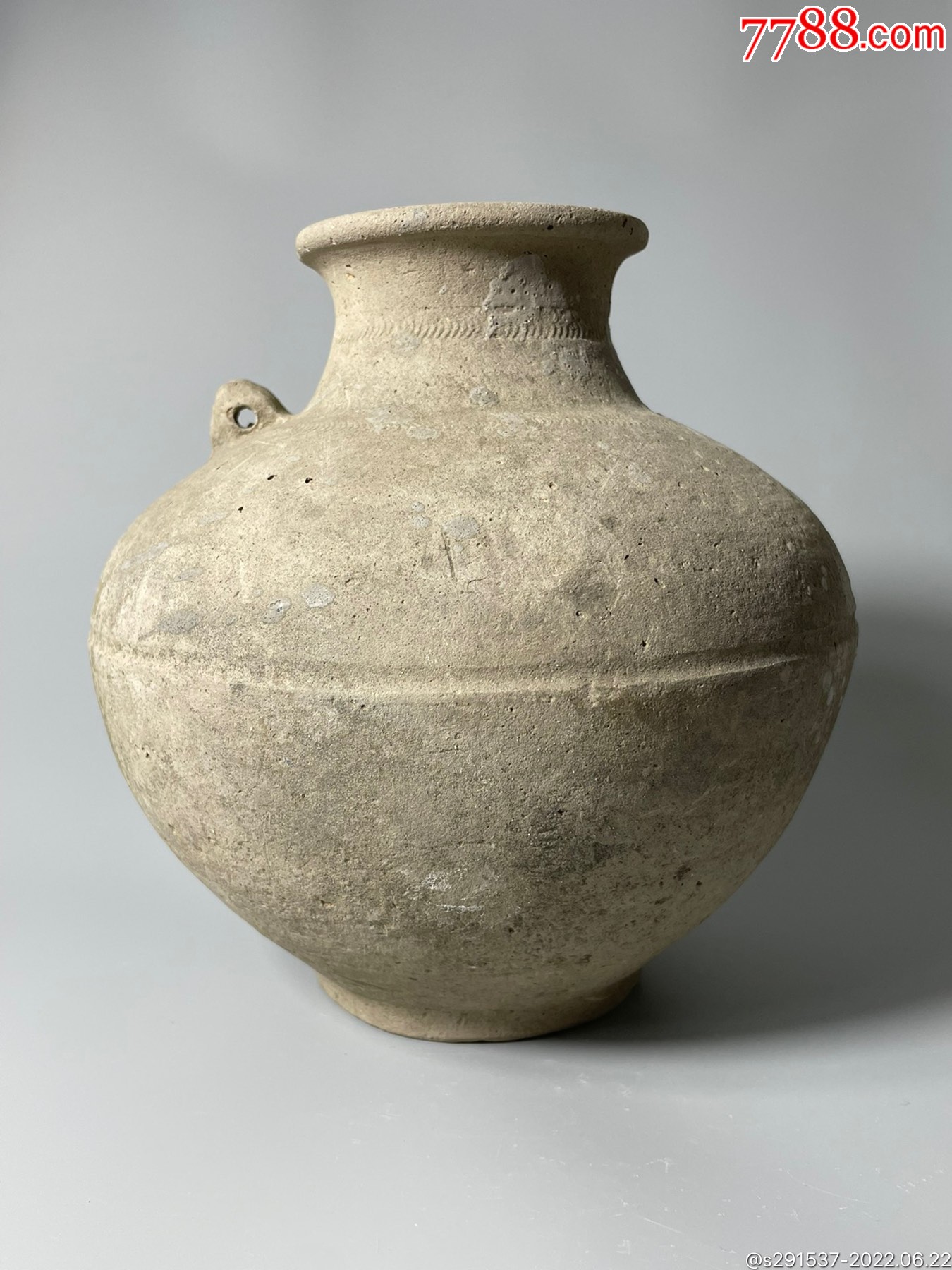 春秋战国单系波纹线条灰陶罐