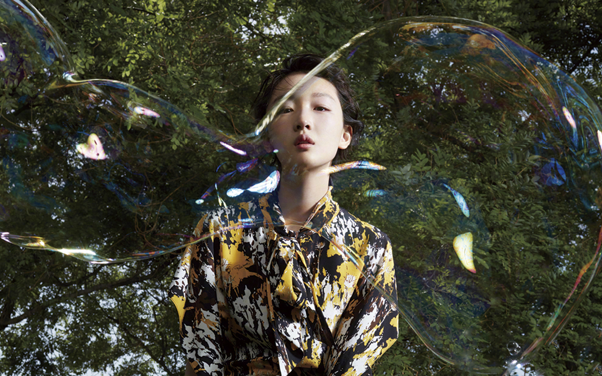 周冬雨时尚写真高清桌面壁纸