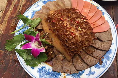 两色拼盘 甜味玫瑰肠,咸味儿五香肠  收藏人数 40 卤水拼盘 五花肉