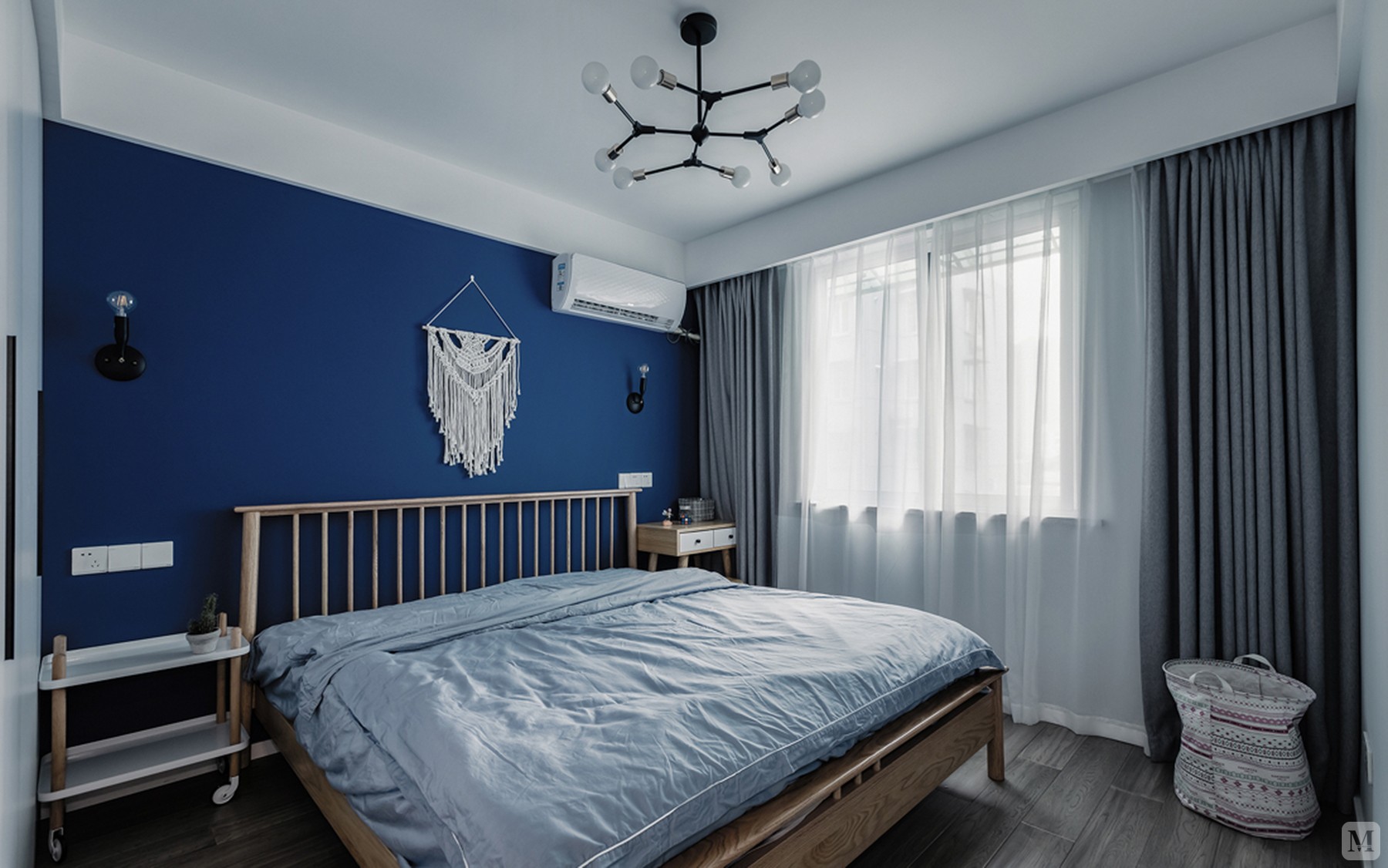 简约卧室窗帘装修效果图