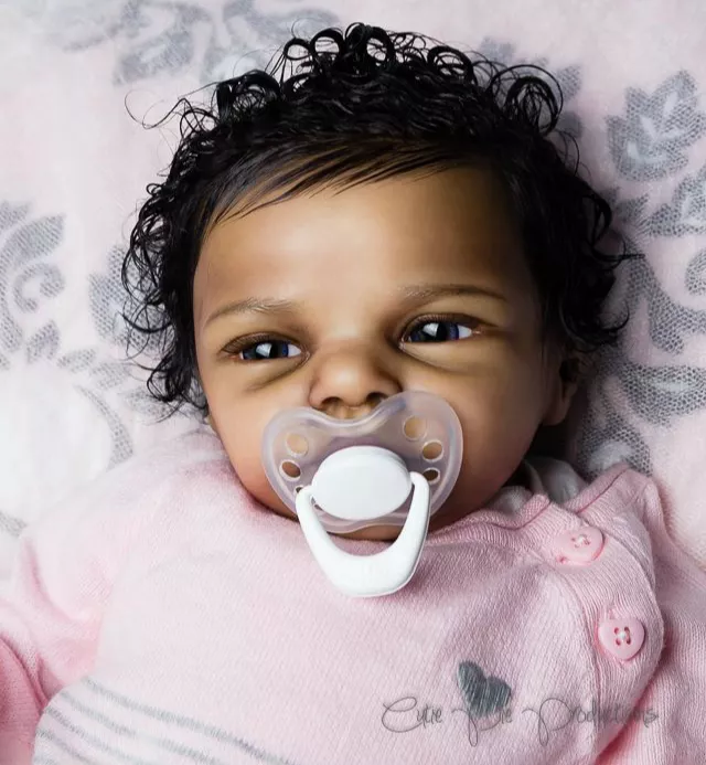 国外全职妈妈做仿真婴儿娃娃个个都超逼真不少买家争相购买