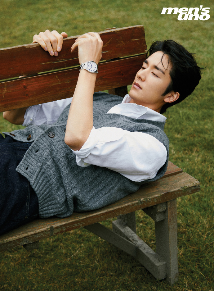 风度封面人物##张新成冬日绿野大片