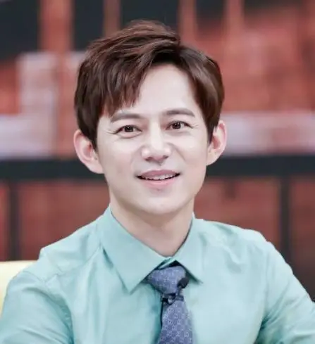 何炅绯闻爱情盘点:和王菁到底啥关系?