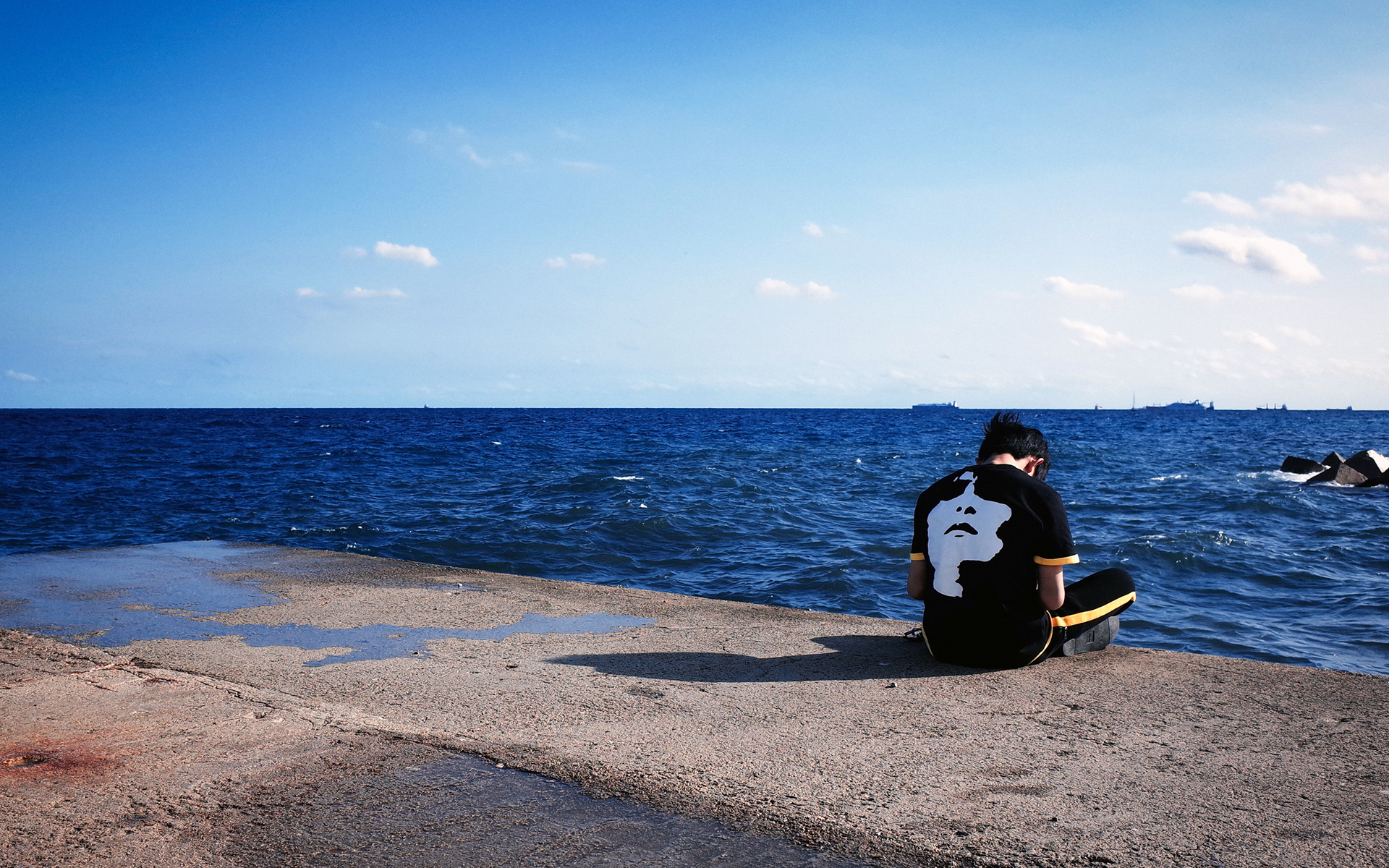 首页 桌面壁纸 大陆明星 易烊千玺帅气旅拍图片高清壁纸 (3/ 6) 2018