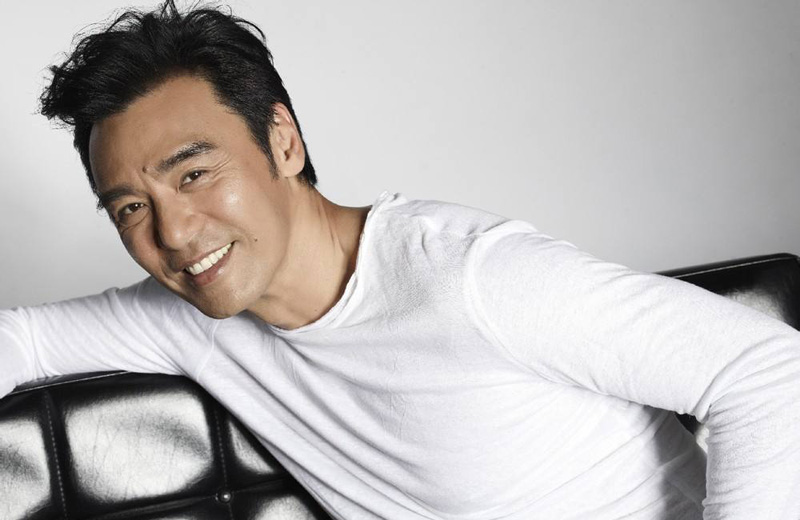 香港著名演员钟镇涛曾在小城故事中有过精彩的演绎