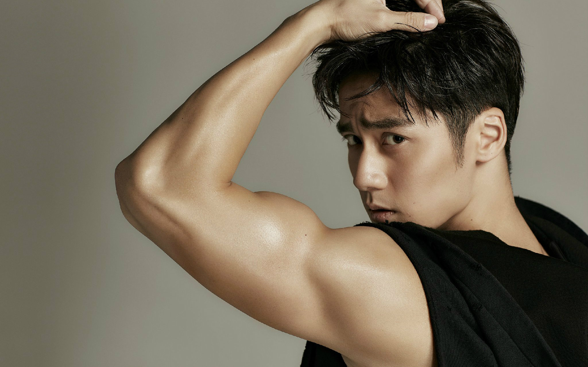 蒋劲夫家暴事件升级,前女友自曝被踢到流产,却对他仍抱有期待!