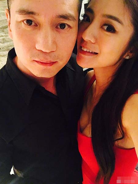 安以轩和富豪老公贴脸自拍 网友:婚后身材更好了