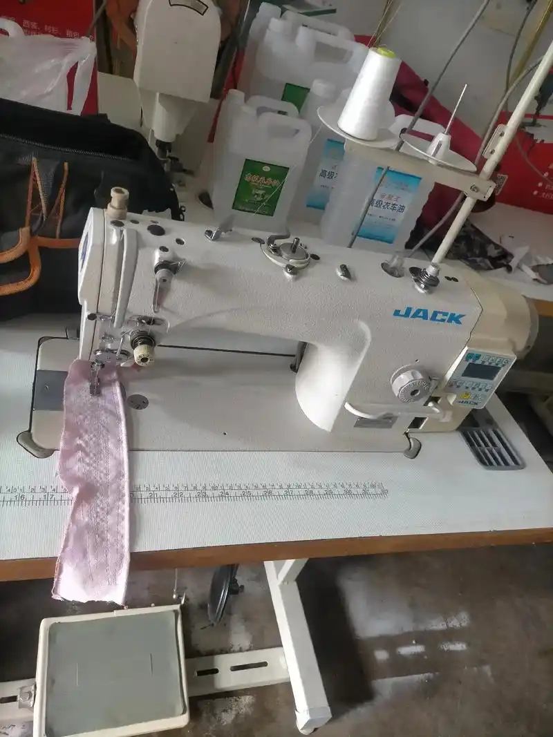 杰克,布鲁斯自动抬牙脚电脑车 直驱四线包缝机,数量不多,需要 - 抖音