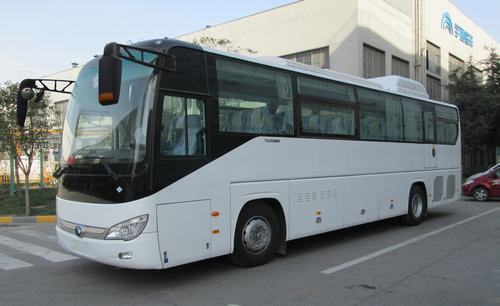 宇通11.3米24-53座客车(zk6119hnq5z)