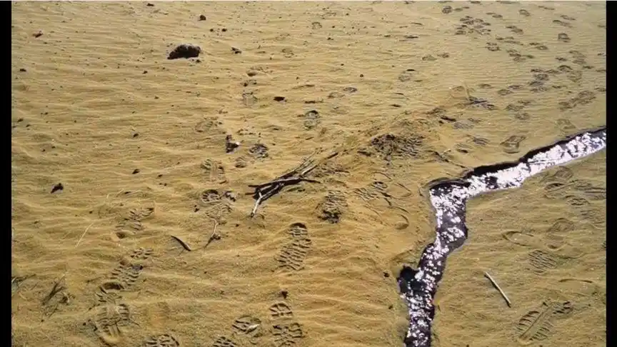 阿拉善天池,发现世界上最短,最窄,最小的河流!